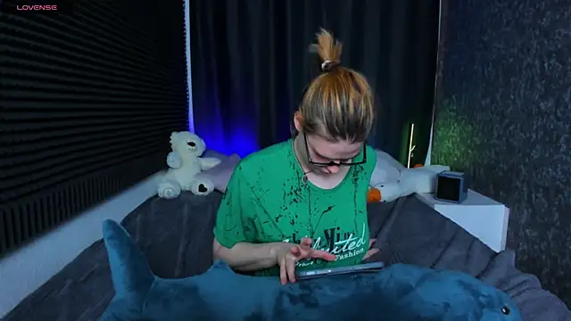 KIKI Krash online show from 14, 3, 2025