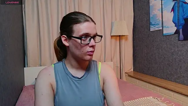 KIKI Krash online show from 4, 6, 2026