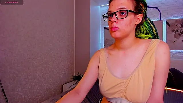 KIKI Krash online show from 12, 9, 2025