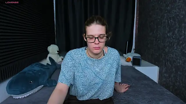 KIKI Krash online show from 20, 3, 2025