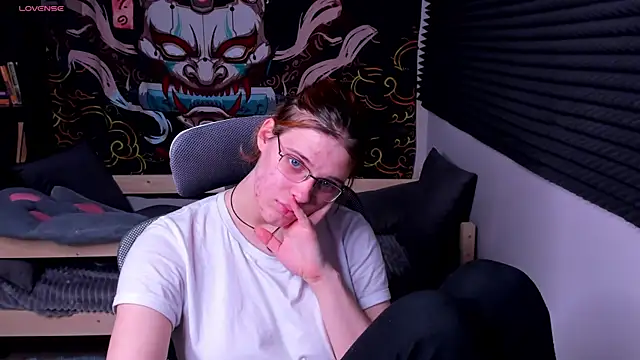 KIKI Krash online show from 21, 2, 2025