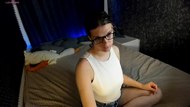 KIKI Krash online show from 4, 4, 2026