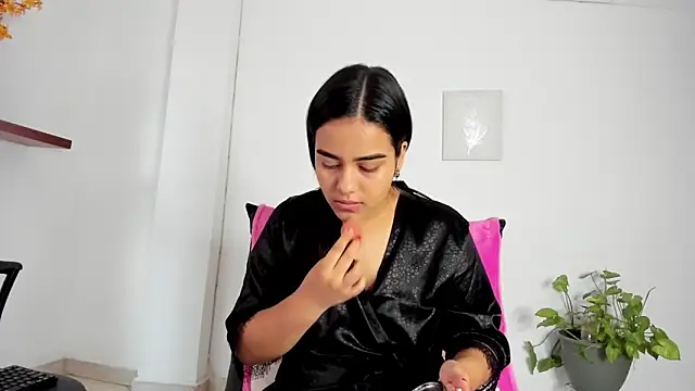 anniesweet- online show from 1, 10, 2025