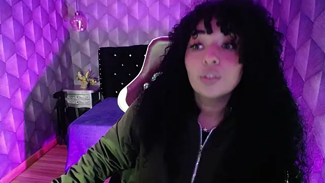 Sofiacowperx online show from 5, 3, 2025