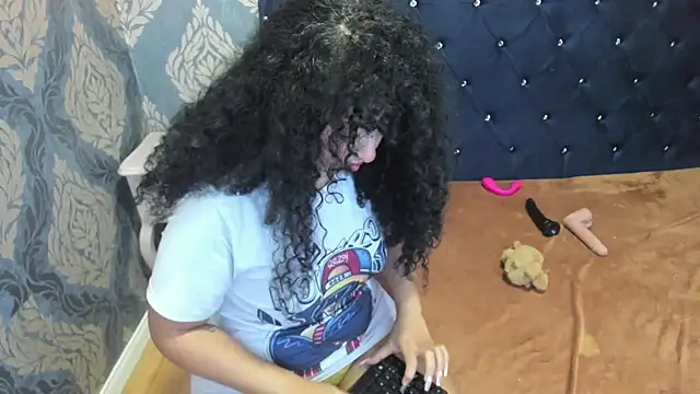 Sofiacowperx online show from 13, 9, 2025