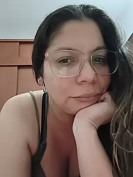Snapshot of Carliina_Soussa chatting on 13, 7, 2026 Carliina Soussa online show from 13, 7, 2026