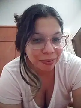 Snapshot of Carliina_Soussa chatting on 11, 6, 2026 Carliina Soussa online show from 11, 6, 2026