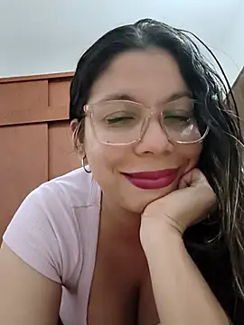 Snapshot of Carliina_Soussa chatting on 5, 7, 2026 Carliina Soussa online show from 5, 7, 2026