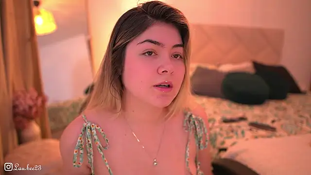 Lau Bee online show from 2, 11, 2025