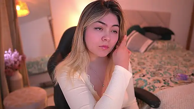 Lau Bee online show from 1, 11, 2025