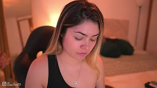 Lau Bee online show from 30, 11, 2025