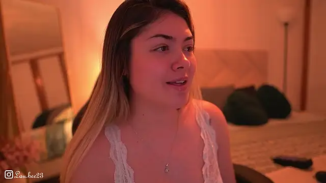 Lau Bee online show from 13, 12, 2025