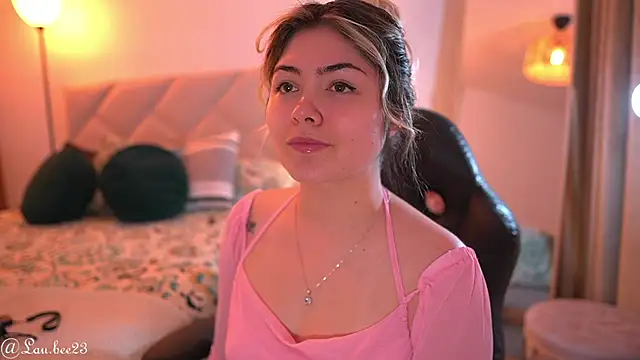 Lau Bee online show from 23, 9, 2025