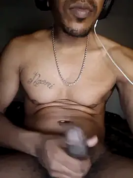 Snapshot of bigboytoy912 chatting on 19, 6, 2026 bigboytoy912 online show from 19, 6, 2026