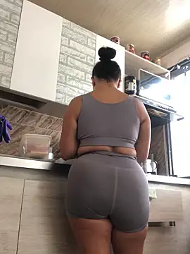 Abigail Cowen online show from 3, 12, 2025