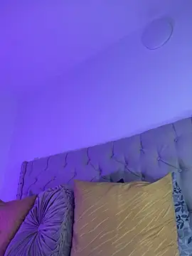 ZoeJohnsoon online show from 17, 2, 2026