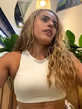 ZoeJohnsoon online show from 17, 12, 2025