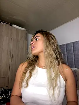 ZoeJohnsoon online show from 16, 10, 2025