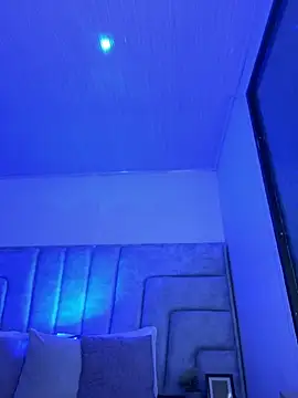 ZoeJohnsoon online show from 25, 9, 2025