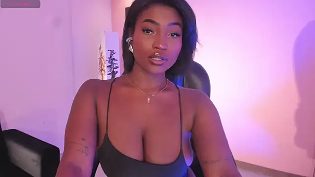 SavannahStorm online show from 10, 3, 2025