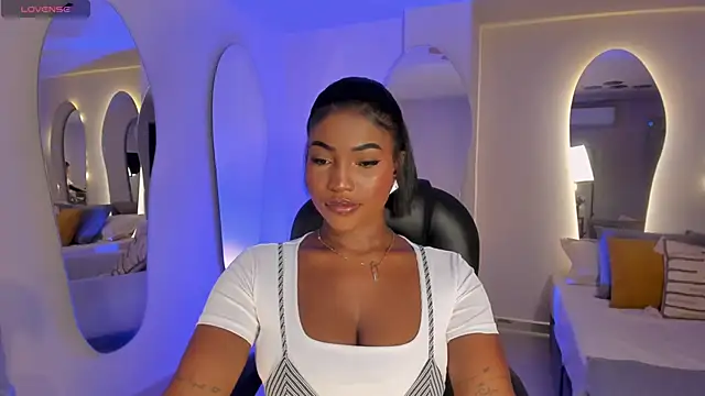 SavannahStorm online show from 18, 3, 2025