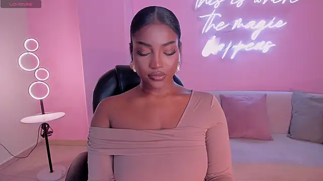 SavannahStorm online show from 19, 4, 2026