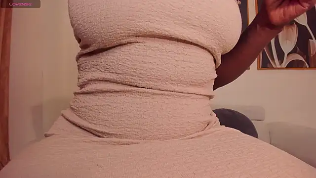 SavannahStorm online show from 10, 11, 2025