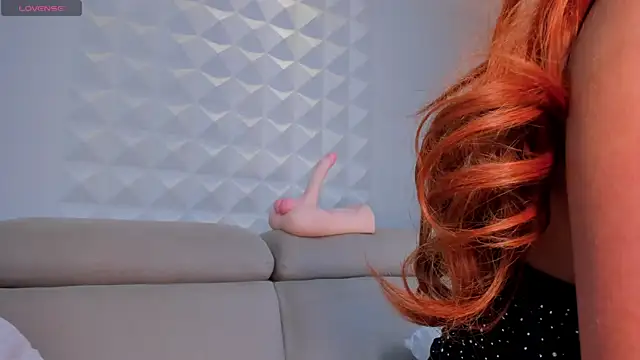 IsabellaHill  online show from 6, 12, 2024