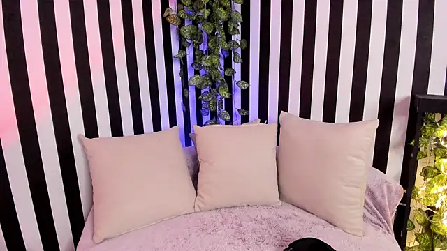 liz goth online show from 2, 10, 2025