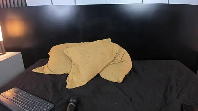 liz goth online show from 26, 2, 2025