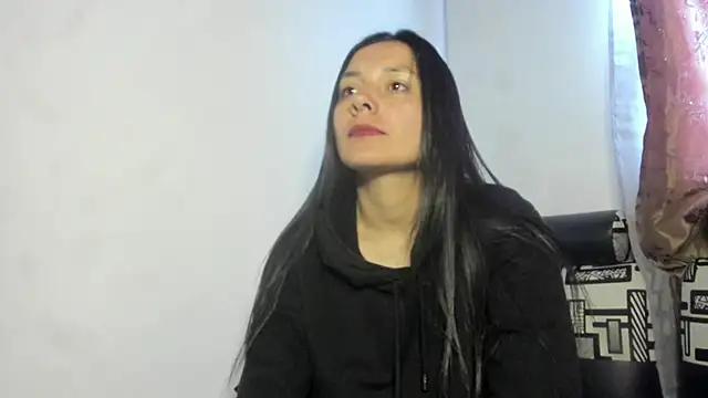 Nathaly love96 online show from 7, 6, 2026