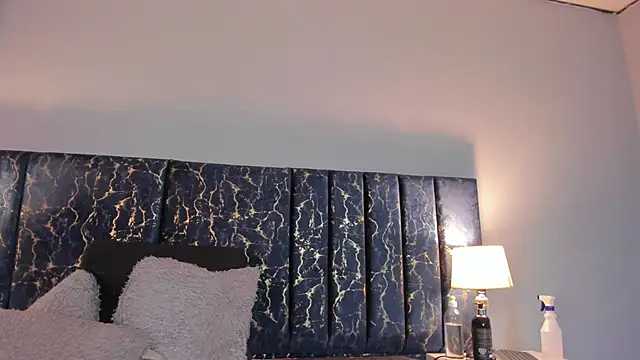 Sophia Lemos online show from 8, 10, 2025