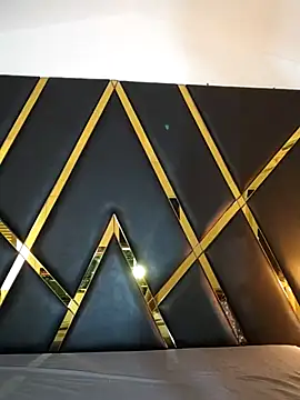 Adel Nesbiit online show from 12, 10, 2025