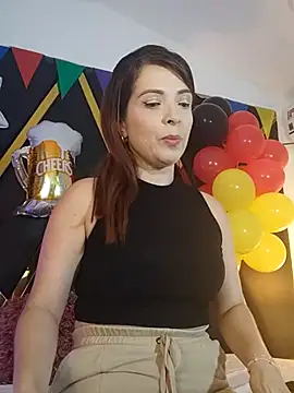 Adel Nesbiit online show from 24, 9, 2025