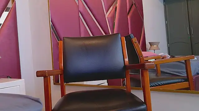 Adel Nesbiit online show from 13, 3, 2025