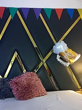 Adel Nesbiit online show from 27, 9, 2025