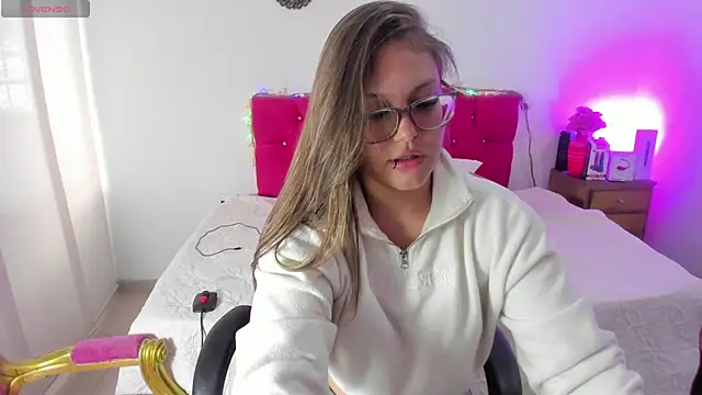 Snapshot of SofiaJoness_ chatting on 14, 3, 2025 SofiaJoness online show from 14, 3, 2025