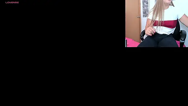 Snapshot of SofiaJoness_ chatting on 29, 10, 2025 SofiaJoness online show from 29, 10, 2025