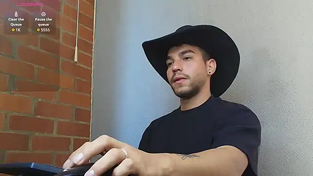 Snapshot of Leandro_valenzuela chatting on 18, 4, 2026 Leandro valenzuela online show from 18, 4, 2026