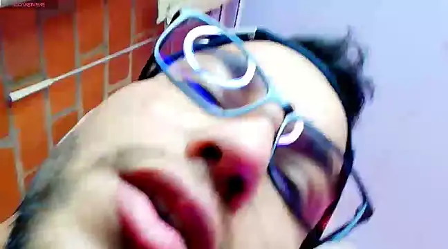 Leandro valenzuela online show from 12, 3, 2025