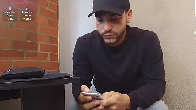 Snapshot of Leandro_valenzuela chatting on 12, 5, 2026 Leandro valenzuela online show from 12, 5, 2026