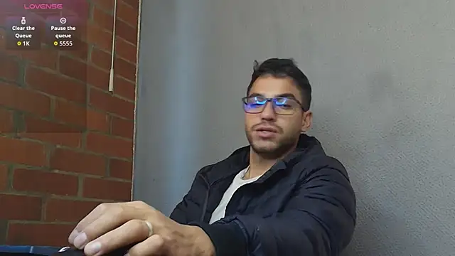 Leandro valenzuela online show from 15, 4, 2026