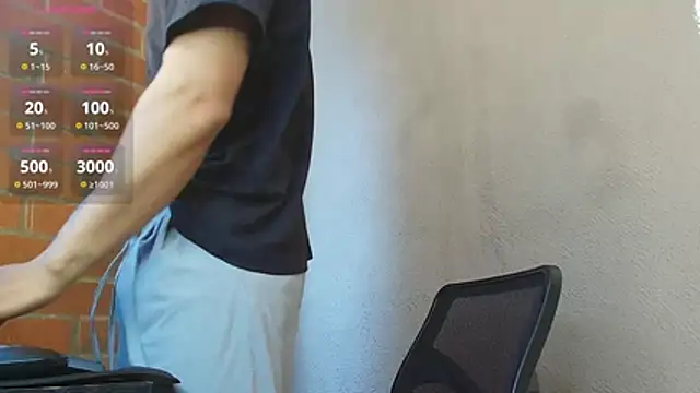Snapshot of Leandro_valenzuela chatting on 8, 5, 2026 Leandro valenzuela online show from 8, 5, 2026
