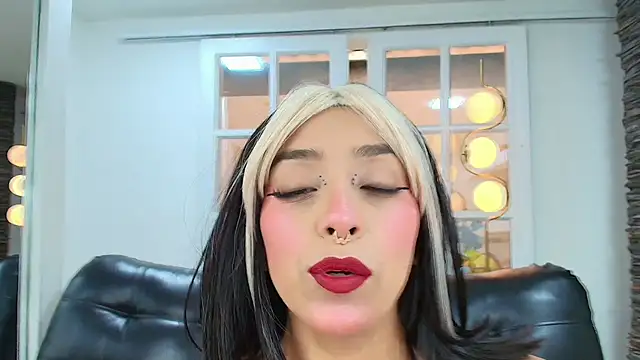 miss collins online show from 18, 9, 2025