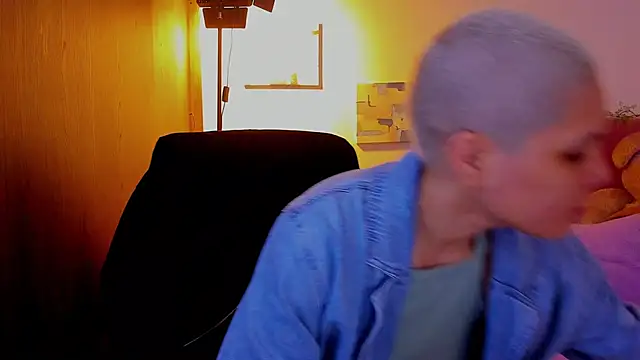 Charlee pink online show from 31, 3, 2026