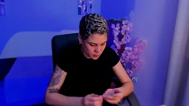 Charlee pink online show from 27, 11, 2025