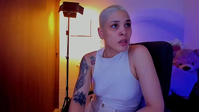 Charlee pink online show from 15, 4, 2026