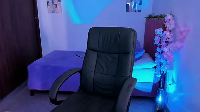 Charlee pink online show from 18, 12, 2025