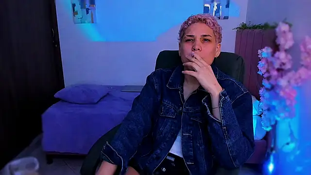 Charlee pink online show from 19, 12, 2025