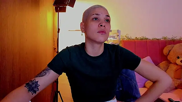 Charlee pink online show from 21, 3, 2026